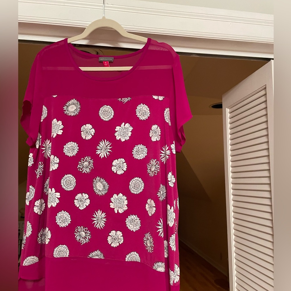 Vince Camuto Fuchsia Short Sleeve Blouse